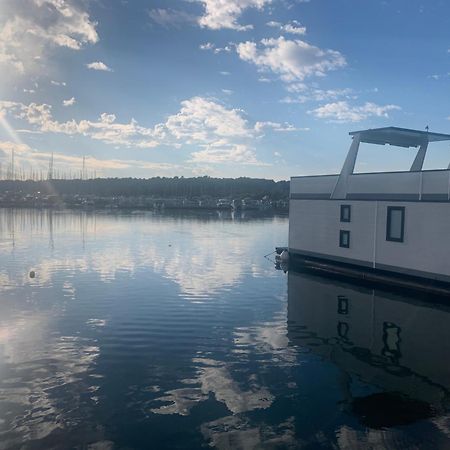 Villa House Boat Oliva - Floating House Pula Exterior foto
